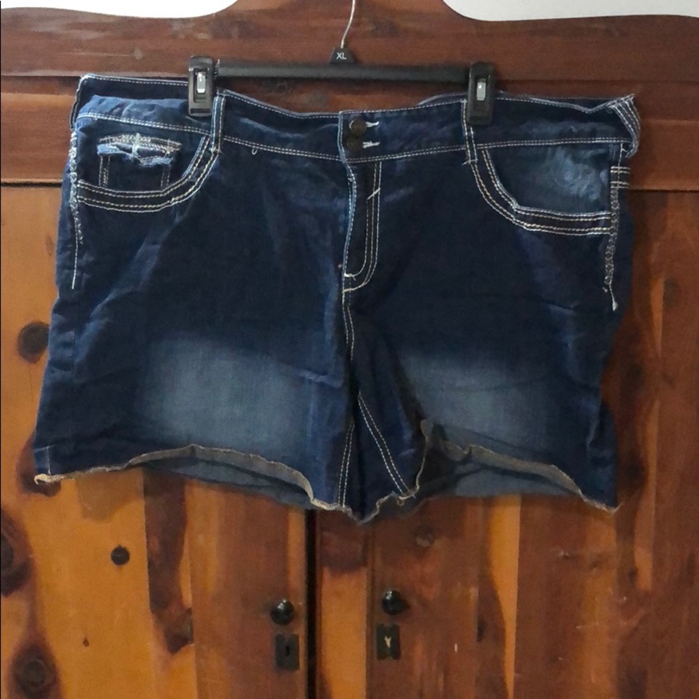 Amethyst jean shorts
